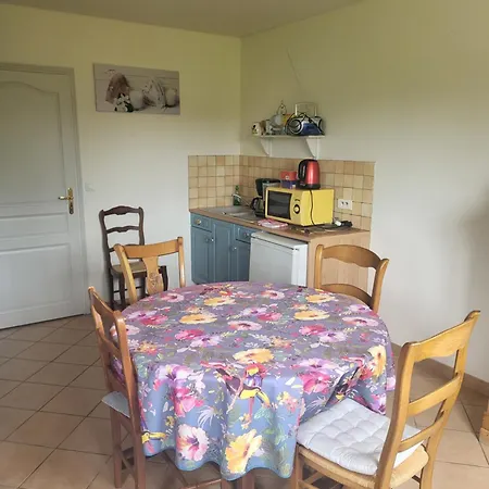La Vallee Des Trois Monts Bed & Breakfast 3*