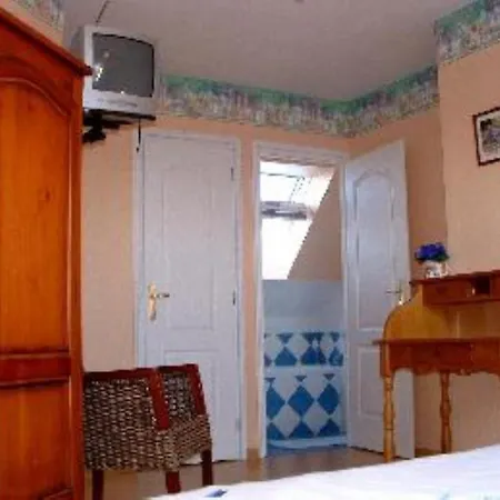 La Vallee Des Trois Monts לינה וארוחת בוקר